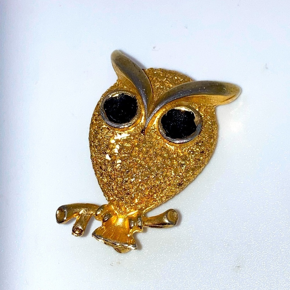 Vtg Gold Tone Black Enamel Eyes Owl Brooch Unamrked 1.5”